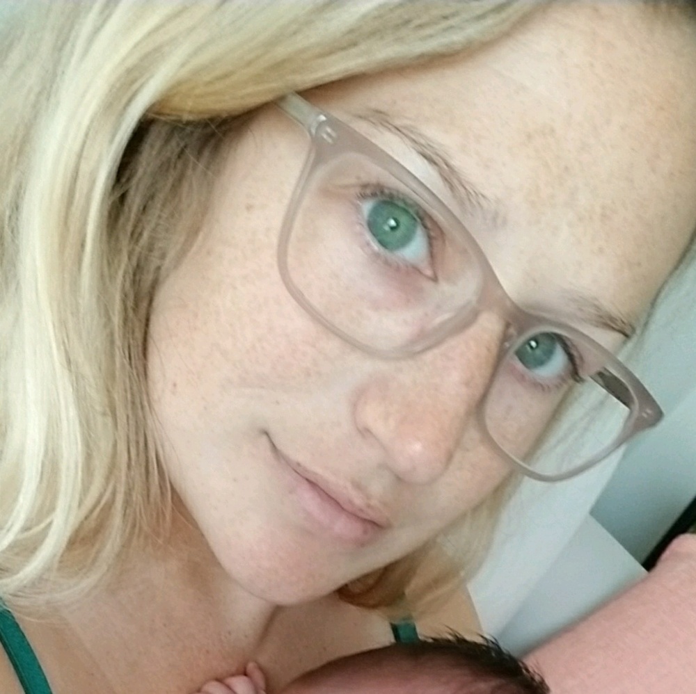 Meet your Posher, Hillary